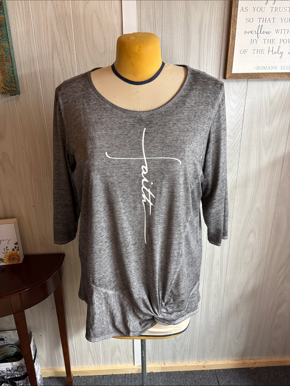 Women's Grey 'Faith' Cross Knot-Hem Long Sleeve Tee